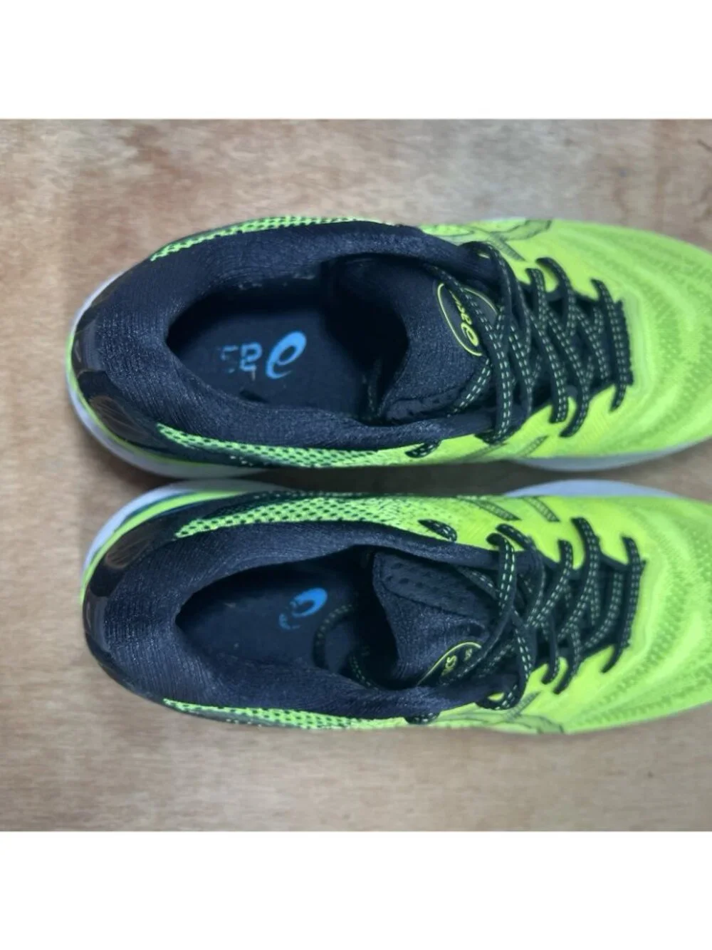 Asics Gel-Nimbus 23 Mens Size 9.5 Neon Running Shoes Comfort Sneakers